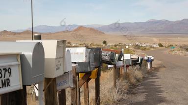 行古董下降盒子路十字路口干旱阿索纳沙漠美国邮政复古的邮箱路边旅游路线地址老式的怀旧金属难看的东西邮箱支柱
